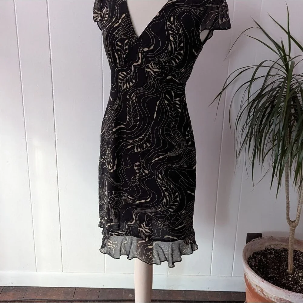 Vintage Black And Tan V-Neck Silk Dress By Maggy London Size 6 - Picture 6 of 6